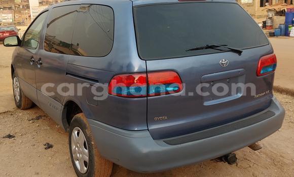 Buy Used Toyota Sienna Blue Car in Sekondi–Takoradi Metropolitan in Western Buy Used Toyota Sienna Blue Car in Sekondi–Takoradi Metropolitan in Western