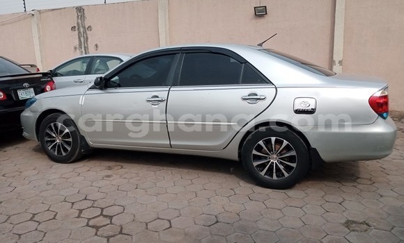 Sayi Na hannu Toyota Camry (Japan) Azurfa Mota in Sekondi–Takoradi Metropolitan a Yamma Sayi Na hannu Toyota Camry (Japan) Azurfa Mota in Sekondi–Takoradi Metropolitan a Yamma