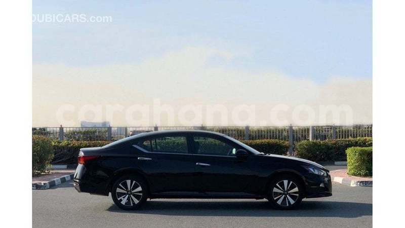 Big with watermark nissan altima ashanti import dubai 53155