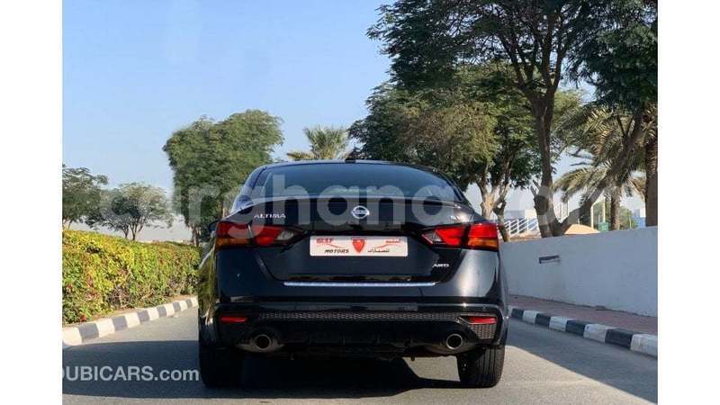 Big with watermark nissan altima ashanti import dubai 53155