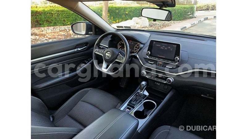 Big with watermark nissan altima ashanti import dubai 53155