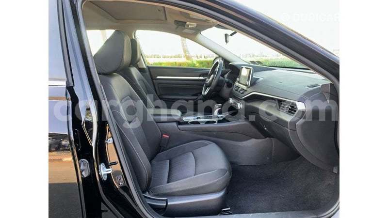 Big with watermark nissan altima ashanti import dubai 53155