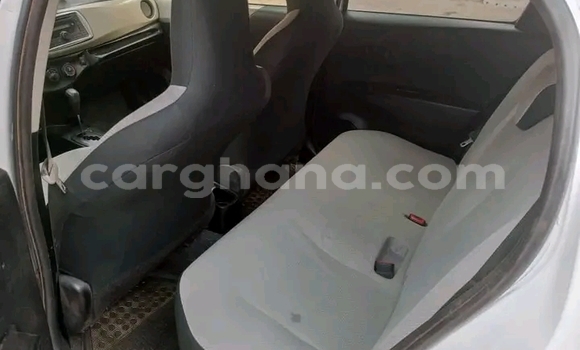 Buy Used Toyota Vitz White Car in Accra in Greater Accra Buy Used Toyota Vitz White Car in Accra in Greater Accra