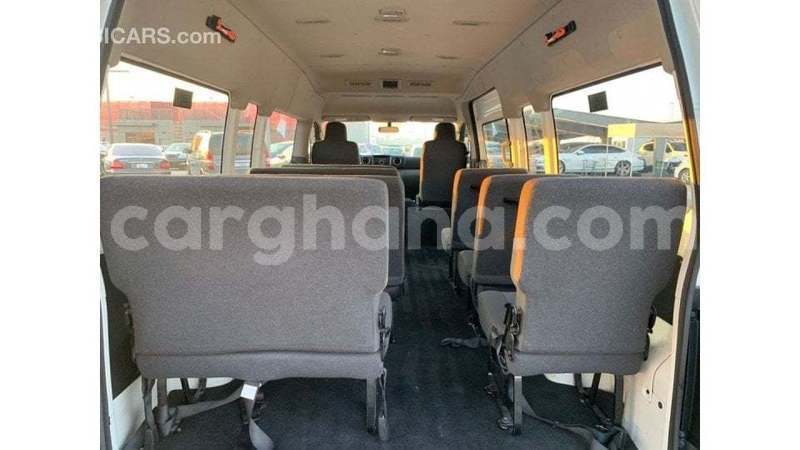 Big with watermark nissan urvan ashanti import dubai 53171