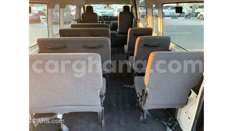 Big with watermark nissan urvan ashanti import dubai 53171