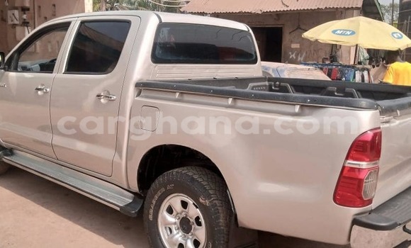 Ra Àlòkù Toyota Hilux Alagara Ọkọ̀ in Accra ni Greater Accra