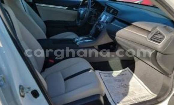 Sayi Na hannu Honda Civic White Mota in Accra a Greater Accra Sayi Na hannu Honda Civic White Mota in Accra a Greater Accra
