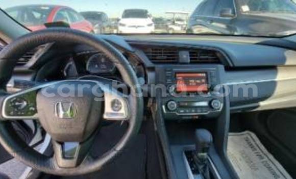 Sayi Na hannu Honda Civic White Mota in Accra a Greater Accra Sayi Na hannu Honda Civic White Mota in Accra a Greater Accra