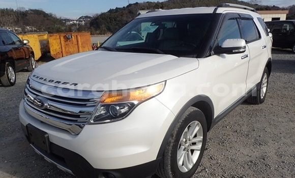Buy Used Ford Explorer White Car in Accra in Greater Accra