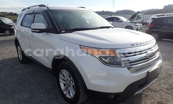 Ra Àlòkù Ford Explorer funfun Ọkọ̀ in Accra ni Greater Accra Ra Àlòkù Ford Explorer funfun Ọkọ̀ in Accra ni Greater Accra