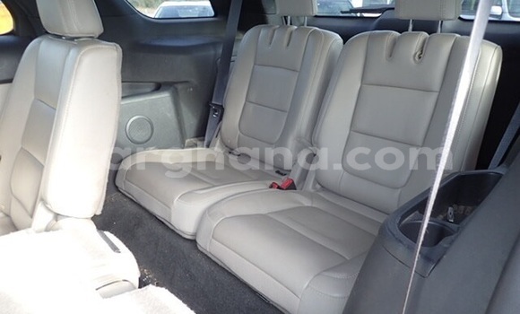 Ra Àlòkù Ford Explorer funfun Ọkọ̀ in Accra ni Greater Accra Ra Àlòkù Ford Explorer funfun Ọkọ̀ in Accra ni Greater Accra