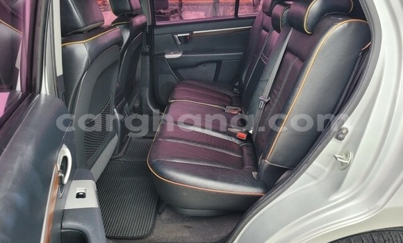 Sayi Na hannu Hyundai Santa Fe Azurfa Mota in Accra a Greater Accra Sayi Na hannu Hyundai Santa Fe Azurfa Mota in Accra a Greater Accra
