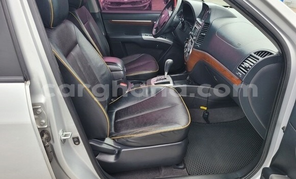 Sayi Na hannu Hyundai Santa Fe Azurfa Mota in Accra a Greater Accra Sayi Na hannu Hyundai Santa Fe Azurfa Mota in Accra a Greater Accra