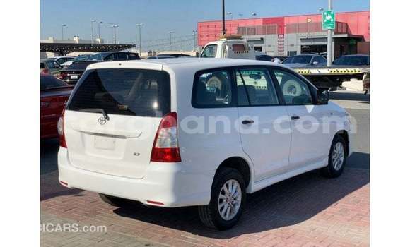 Sayi Imported Toyota Innova White Mota in Import - Dubai a Ashanti Sayi Imported Toyota Innova White Mota in Import - Dubai a Ashanti