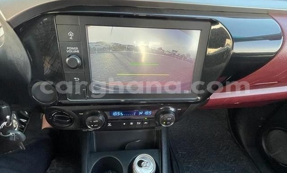 Ra Àlòkù Toyota Hilux funfun Ọkọ̀ in Accra ni Greater Accra Ra Àlòkù Toyota Hilux funfun Ọkọ̀ in Accra ni Greater Accra