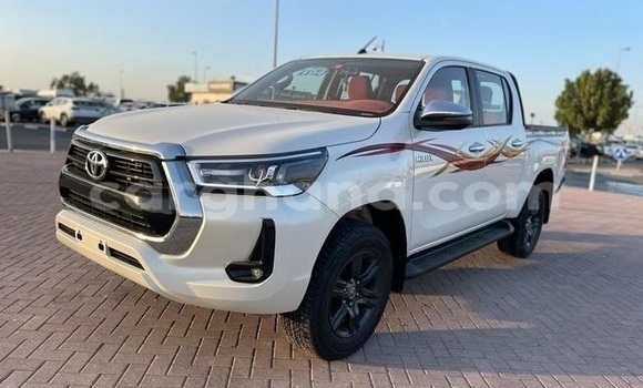 Ra Àlòkù Toyota Hilux funfun Ọkọ̀ in Accra ni Greater Accra Ra Àlòkù Toyota Hilux funfun Ọkọ̀ in Accra ni Greater Accra