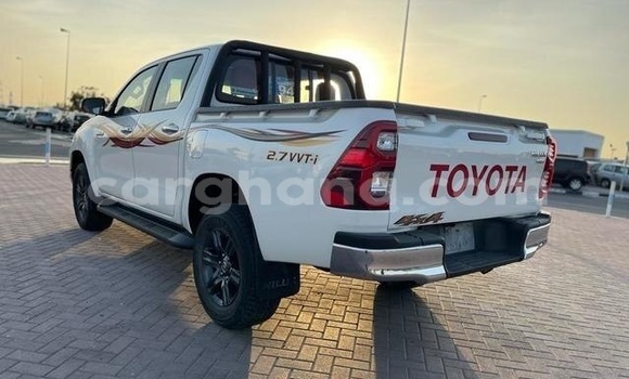 Ra Àlòkù Toyota Hilux funfun Ọkọ̀ in Accra ni Greater Accra Ra Àlòkù Toyota Hilux funfun Ọkọ̀ in Accra ni Greater Accra