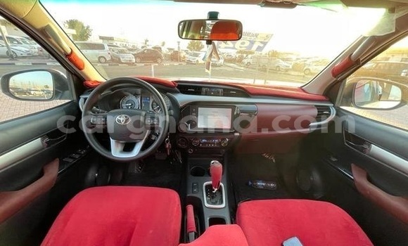 Ra Àlòkù Toyota Hilux funfun Ọkọ̀ in Accra ni Greater Accra Ra Àlòkù Toyota Hilux funfun Ọkọ̀ in Accra ni Greater Accra