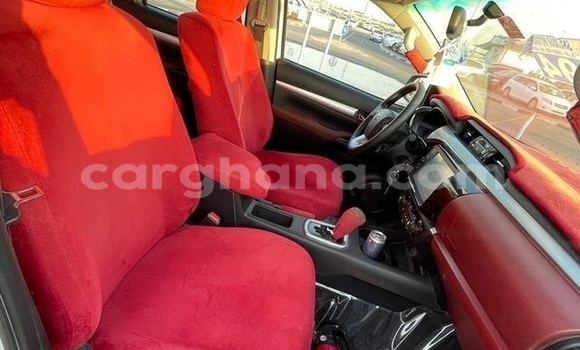 Ra Àlòkù Toyota Hilux funfun Ọkọ̀ in Accra ni Greater Accra Ra Àlòkù Toyota Hilux funfun Ọkọ̀ in Accra ni Greater Accra