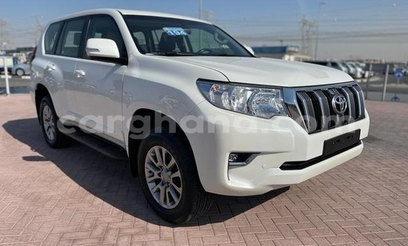 Sayi Na hannu Toyota Land Cruiser Prado White Mota in Accra a Greater Accra Sayi Na hannu Toyota Land Cruiser Prado White Mota in Accra a Greater Accra