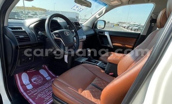 Sayi Na hannu Toyota Land Cruiser Prado White Mota in Accra a Greater Accra Sayi Na hannu Toyota Land Cruiser Prado White Mota in Accra a Greater Accra