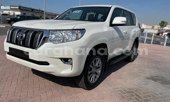 Sayi Na hannu Toyota Land Cruiser Prado White Mota in Accra a Greater Accra Sayi Na hannu Toyota Land Cruiser Prado White Mota in Accra a Greater Accra