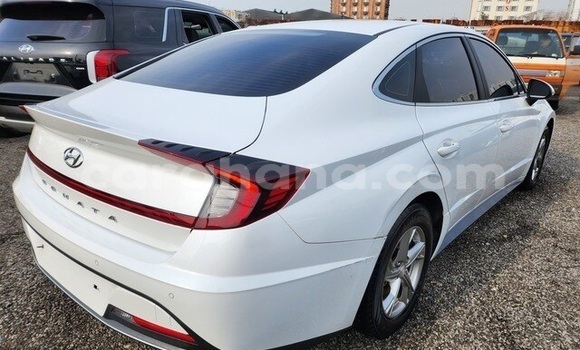 Sayi Na hannu Hyundai Sonata White Mota in Accra a Greater Accra Sayi Na hannu Hyundai Sonata White Mota in Accra a Greater Accra