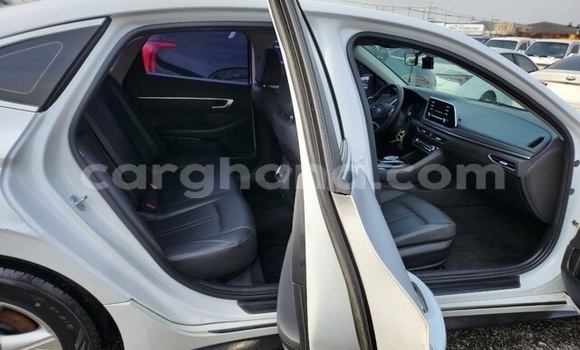 Sayi Na hannu Hyundai Sonata White Mota in Accra a Greater Accra Sayi Na hannu Hyundai Sonata White Mota in Accra a Greater Accra