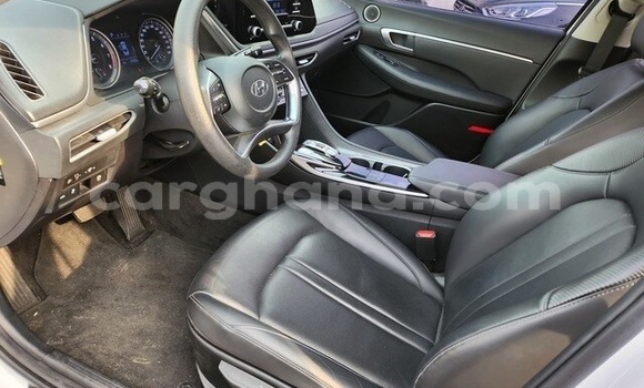 Buy Used Hyundai Sonata White Car in Accra in Greater Accra Buy Used Hyundai Sonata White Car in Accra in Greater Accra