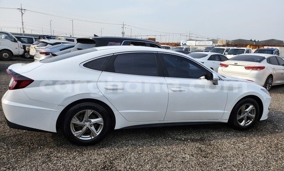 Buy Used Hyundai Sonata White Car in Accra in Greater Accra Buy Used Hyundai Sonata White Car in Accra in Greater Accra