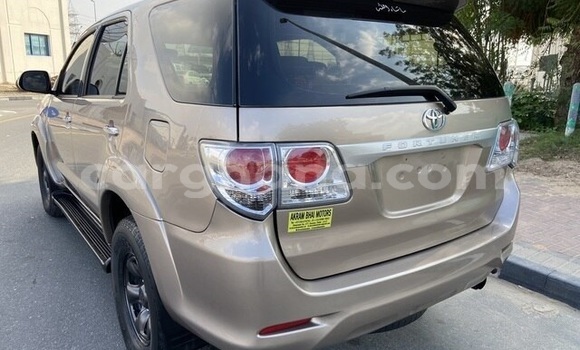 Sayi Na hannu Toyota Fortuner Brown Mota in Accra a Greater Accra Sayi Na hannu Toyota Fortuner Brown Mota in Accra a Greater Accra