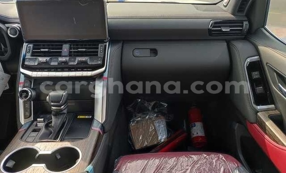 Sayi Na hannu Toyota Land Cruiser Prado White Mota in Accra a Greater Accra Sayi Na hannu Toyota Land Cruiser Prado White Mota in Accra a Greater Accra