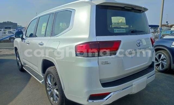 Sayi Na hannu Toyota Land Cruiser Prado White Mota in Accra a Greater Accra Sayi Na hannu Toyota Land Cruiser Prado White Mota in Accra a Greater Accra