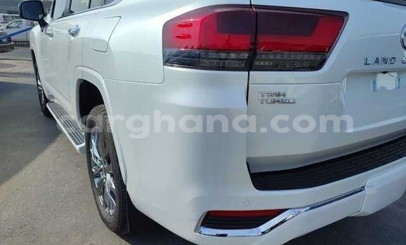 Sayi Na hannu Toyota Land Cruiser Prado White Mota in Accra a Greater Accra Sayi Na hannu Toyota Land Cruiser Prado White Mota in Accra a Greater Accra