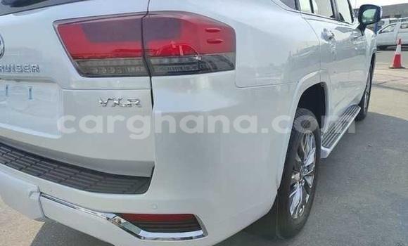 Sayi Na hannu Toyota Land Cruiser Prado White Mota in Accra a Greater Accra Sayi Na hannu Toyota Land Cruiser Prado White Mota in Accra a Greater Accra