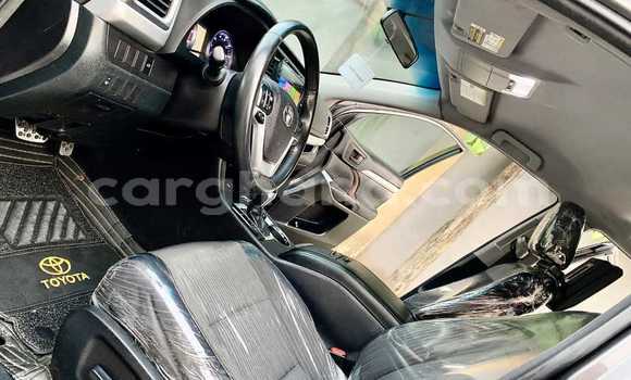 Ra Àlòkù Toyota Highlander Black Ọkọ̀ in Iwọn didun ni Oorun Ra Àlòkù Toyota Highlander Black Ọkọ̀ in Iwọn didun ni Oorun