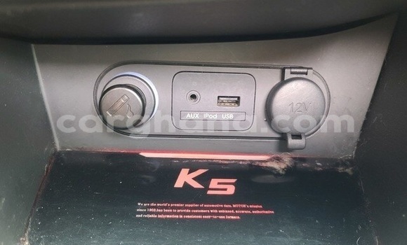 Ra Àlòkù Kia K5 funfun Ọkọ̀ in Accra ni Greater Accra Ra Àlòkù Kia K5 funfun Ọkọ̀ in Accra ni Greater Accra