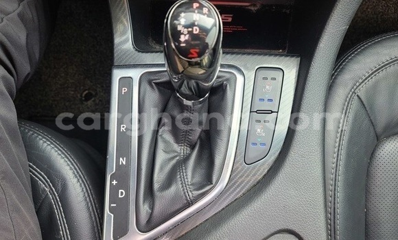 Ra Àlòkù Kia K5 funfun Ọkọ̀ in Accra ni Greater Accra Ra Àlòkù Kia K5 funfun Ọkọ̀ in Accra ni Greater Accra