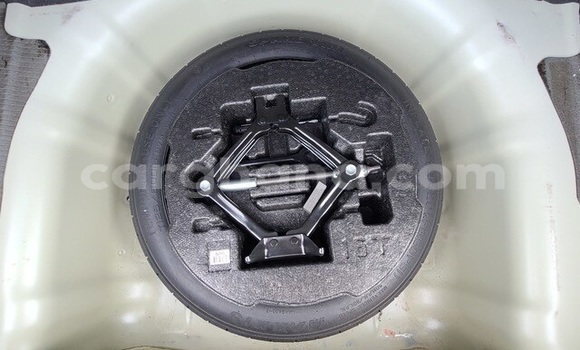 Ra Àlòkù Kia K5 funfun Ọkọ̀ in Accra ni Greater Accra Ra Àlòkù Kia K5 funfun Ọkọ̀ in Accra ni Greater Accra