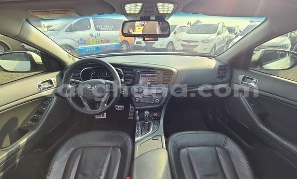 Ra Àlòkù Kia K5 funfun Ọkọ̀ in Accra ni Greater Accra Ra Àlòkù Kia K5 funfun Ọkọ̀ in Accra ni Greater Accra