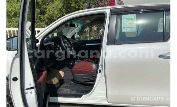 Ra Imported Toyota Hilux funfun Ọkọ̀ in Import - Dubai ni Ashanti Ra Imported Toyota Hilux funfun Ọkọ̀ in Import - Dubai ni Ashanti
