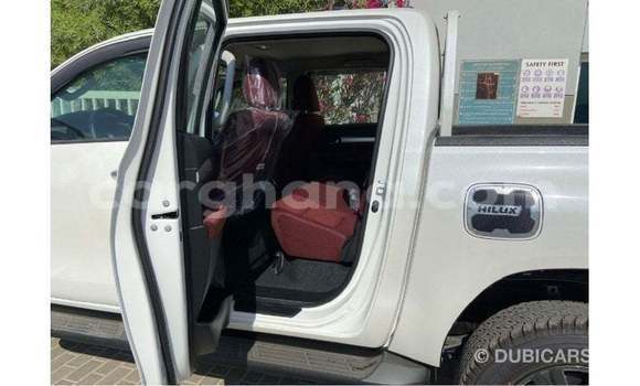 Ra Imported Toyota Hilux funfun Ọkọ̀ in Import - Dubai ni Ashanti Ra Imported Toyota Hilux funfun Ọkọ̀ in Import - Dubai ni Ashanti