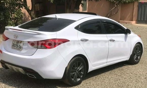 Ra Àlòkù Hyundai Elantra funfun Ọkọ̀ in Accra ni Greater Accra Ra Àlòkù Hyundai Elantra funfun Ọkọ̀ in Accra ni Greater Accra