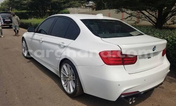 Ra Àlòkù BMW 3–Series funfun Ọkọ̀ in Akim Swedru ni Oorun