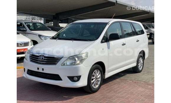 Sayi Imported Toyota Innova White Mota in Import - Dubai a Ashanti Sayi Imported Toyota Innova White Mota in Import - Dubai a Ashanti