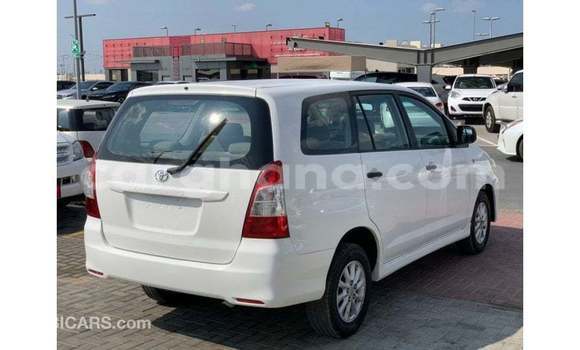Sayi Imported Toyota Innova White Mota in Import - Dubai a Ashanti Sayi Imported Toyota Innova White Mota in Import - Dubai a Ashanti