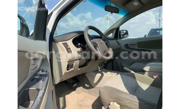 Sayi Imported Toyota Innova White Mota in Import - Dubai a Ashanti Sayi Imported Toyota Innova White Mota in Import - Dubai a Ashanti