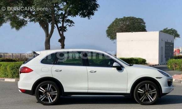 Ra Imported Porsche Cayman funfun Ọkọ̀ in Import - Dubai ni Ashanti Ra Imported Porsche Cayman funfun Ọkọ̀ in Import - Dubai ni Ashanti