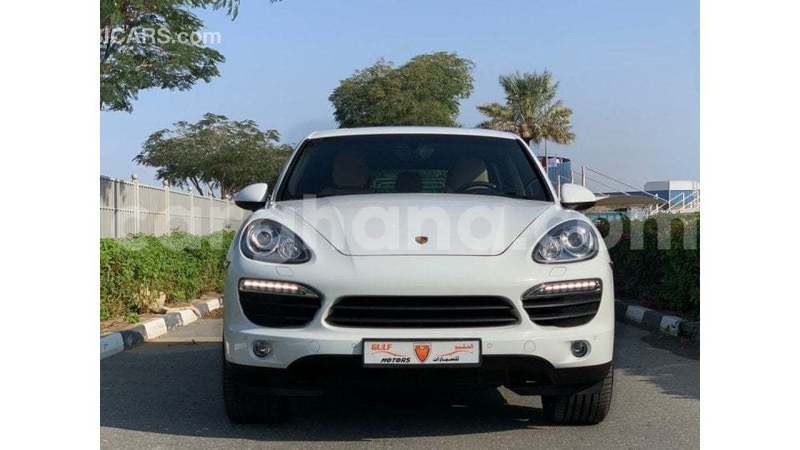 Big with watermark porsche cayman ashanti import dubai 53260