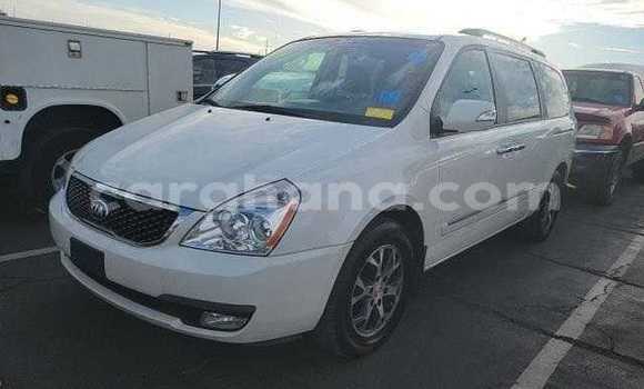 Ra Àlòkù Kia Sedona funfun Ọkọ̀ in Tema ni Greater Accra Ra Àlòkù Kia Sedona funfun Ọkọ̀ in Tema ni Greater Accra